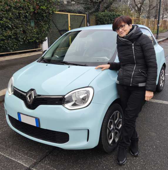Marco Brusa con la sua Nuova Renault Twingo Electric