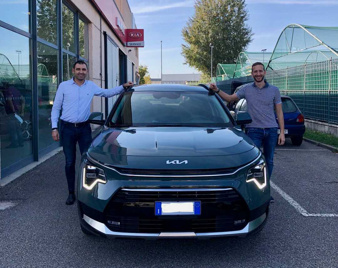 Luca Graci con la sua Nuova Kia Niro Hybrid