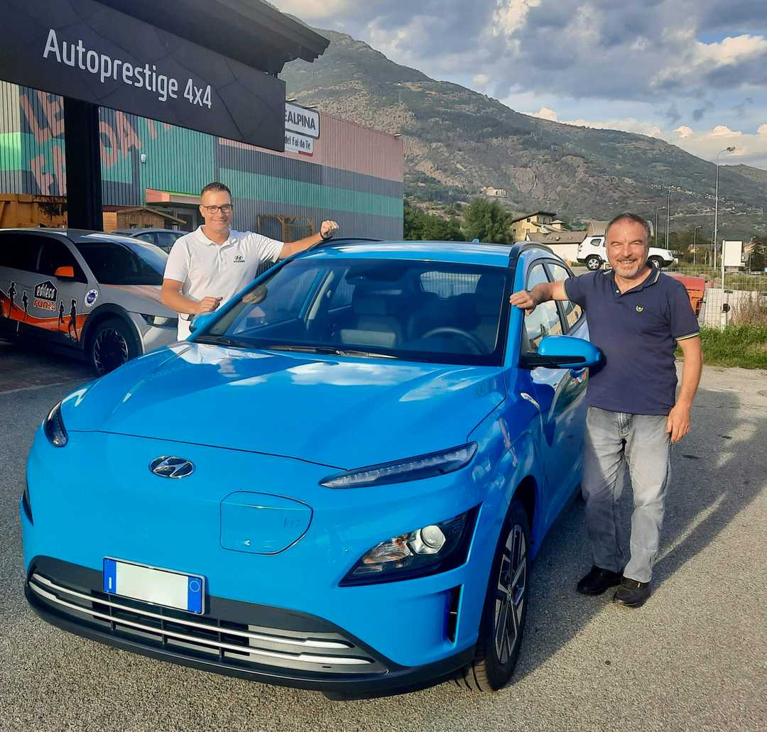 Ecoverso - Paolo Canepa con la sua nuova Hyundai Kona EV